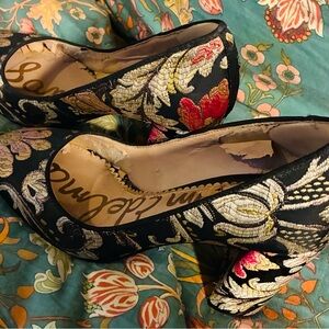 Sam Edelman Black and Gold Floral Heels